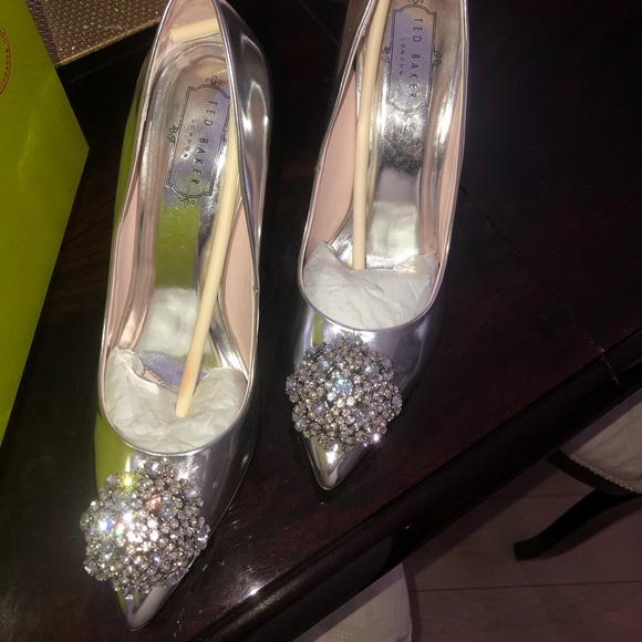 Ted Baker Silver Peetch Pointed Toe Pumps - Picture 2 of 7